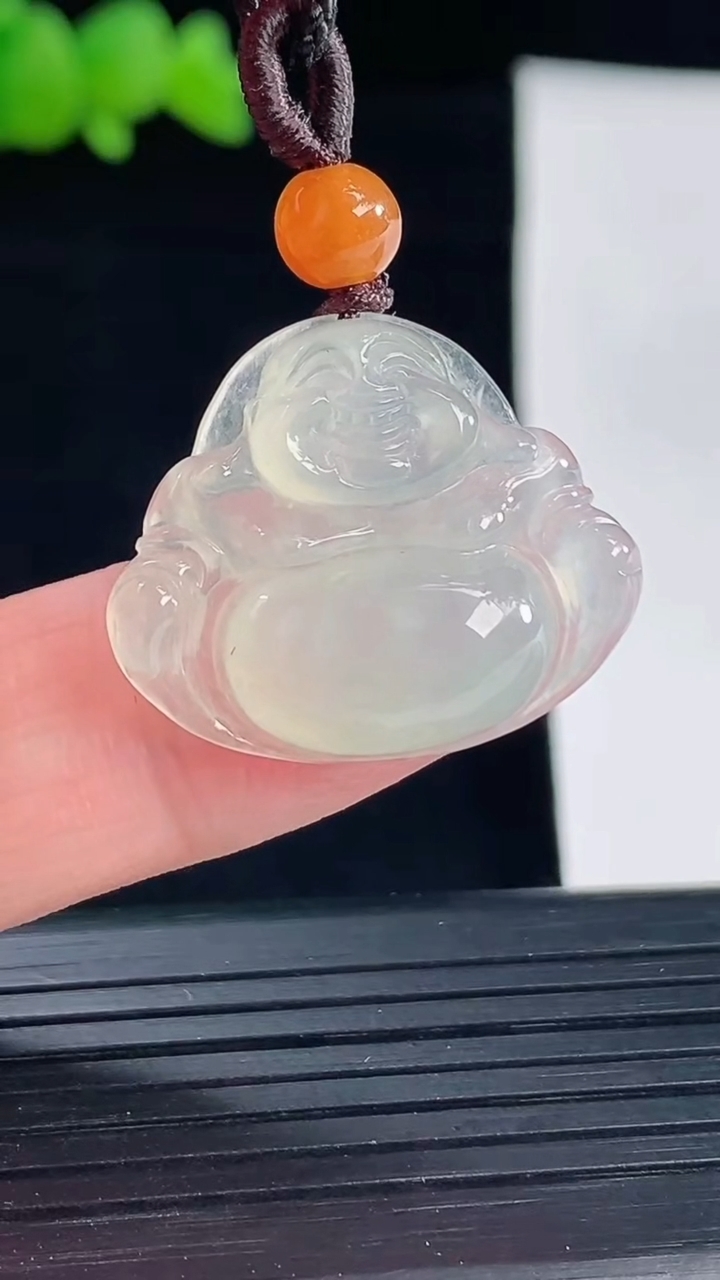 天然A货翡翠佛公吊坠，尺寸20-25-5.6重量:4.37g
5月6日