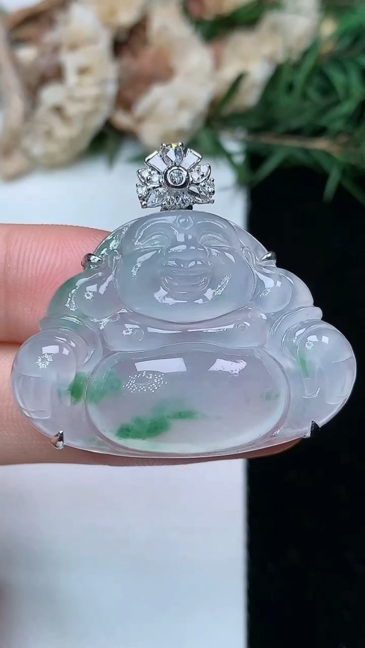 天然A货翡翠飘花佛公吊坠，尺寸24.4-34.2-10，重量:9.84g
5月6日