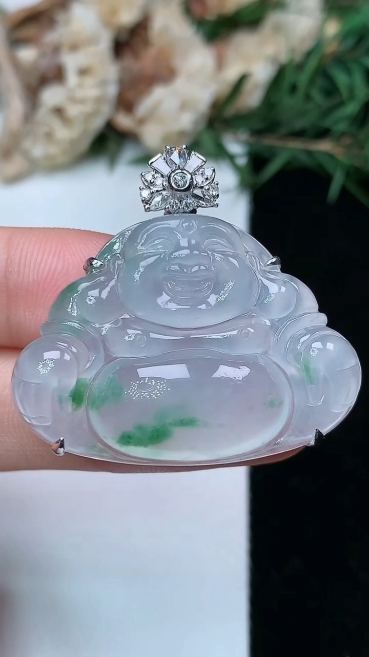天然A货翡翠飘花佛公吊坠，尺寸24.4-34.2-10，重量:9.84g
5月6日
