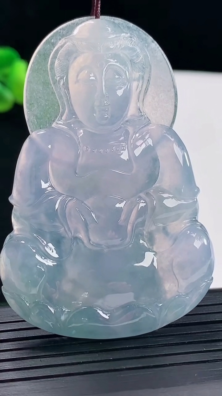 天然A货翡翠种紫罗兰正装观音吊坠，尺寸64-43-6.6重量:29.57g
5月6日