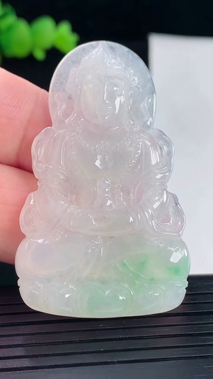 天然A货翡翠度母菩萨吊坠，尺寸53.2-31.5-4.8重量:13.84g
5月6日