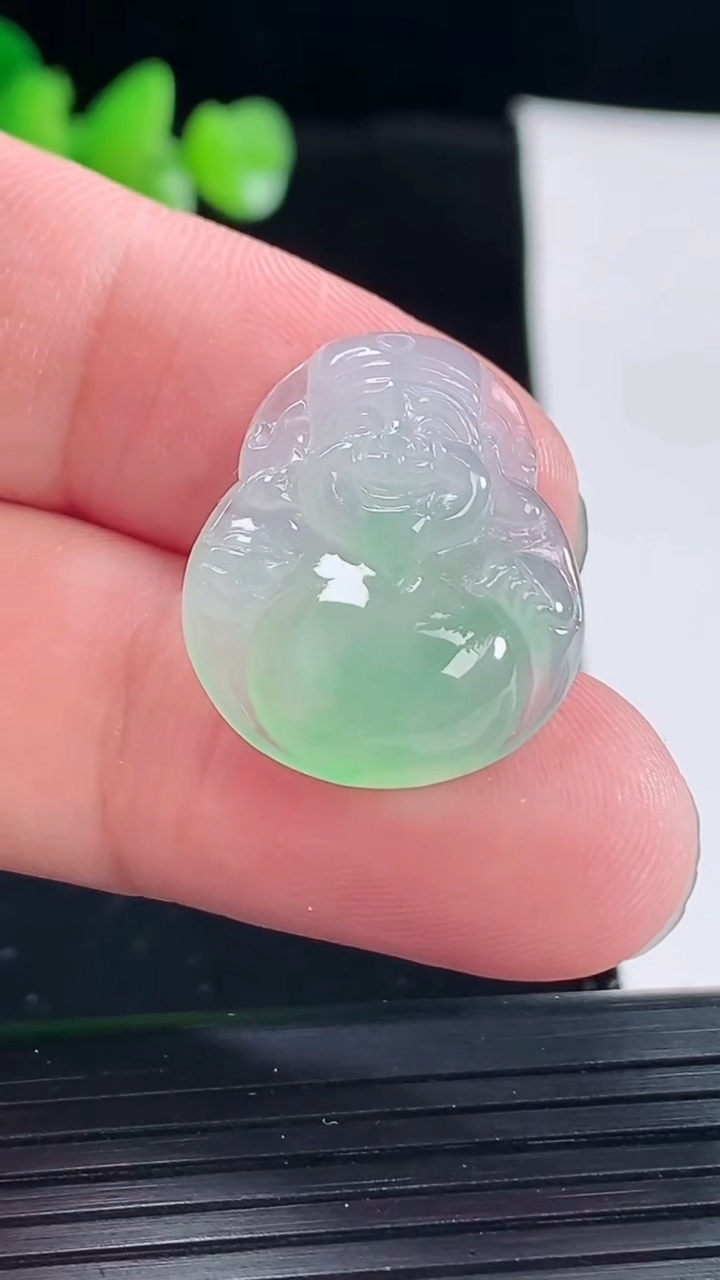 天然A货翡翠财神爷吊坠，尺寸23-19-5重量:3.90g
5月6日