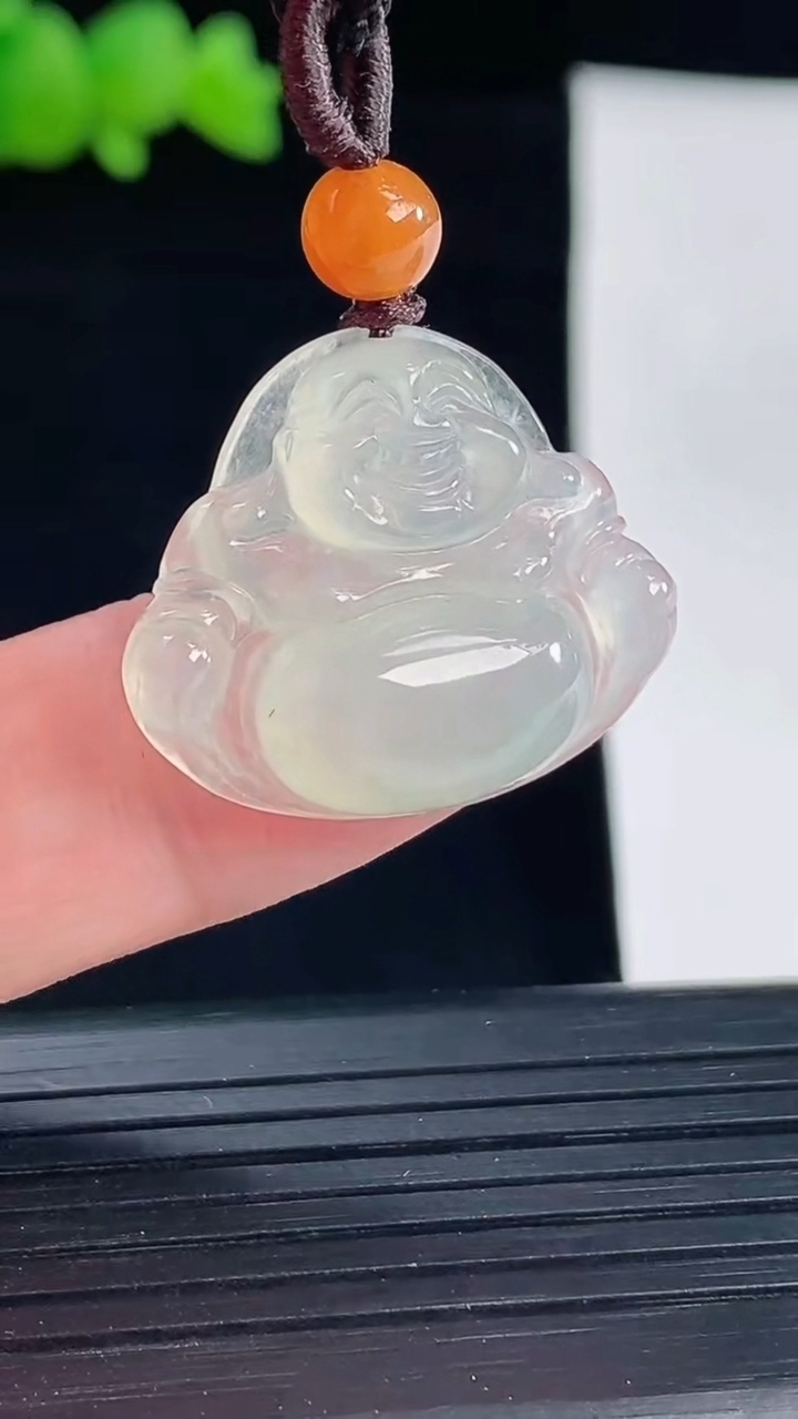 天然A货翡翠佛公吊坠，尺寸20-25-5.6重量:4.37g
5月6日