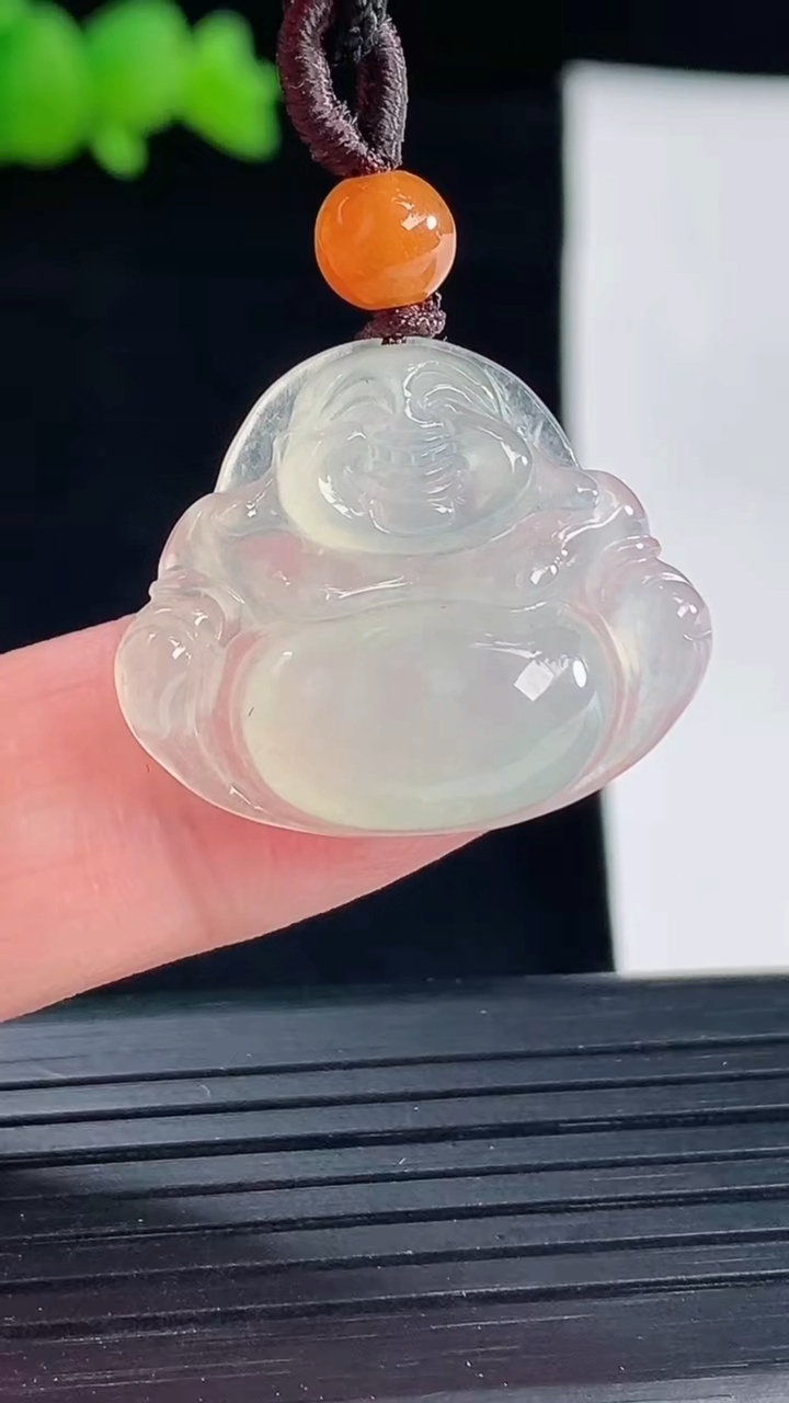 天然A货翡翠佛公吊坠，尺寸20-25-5.6重量:4.37g
5月6日