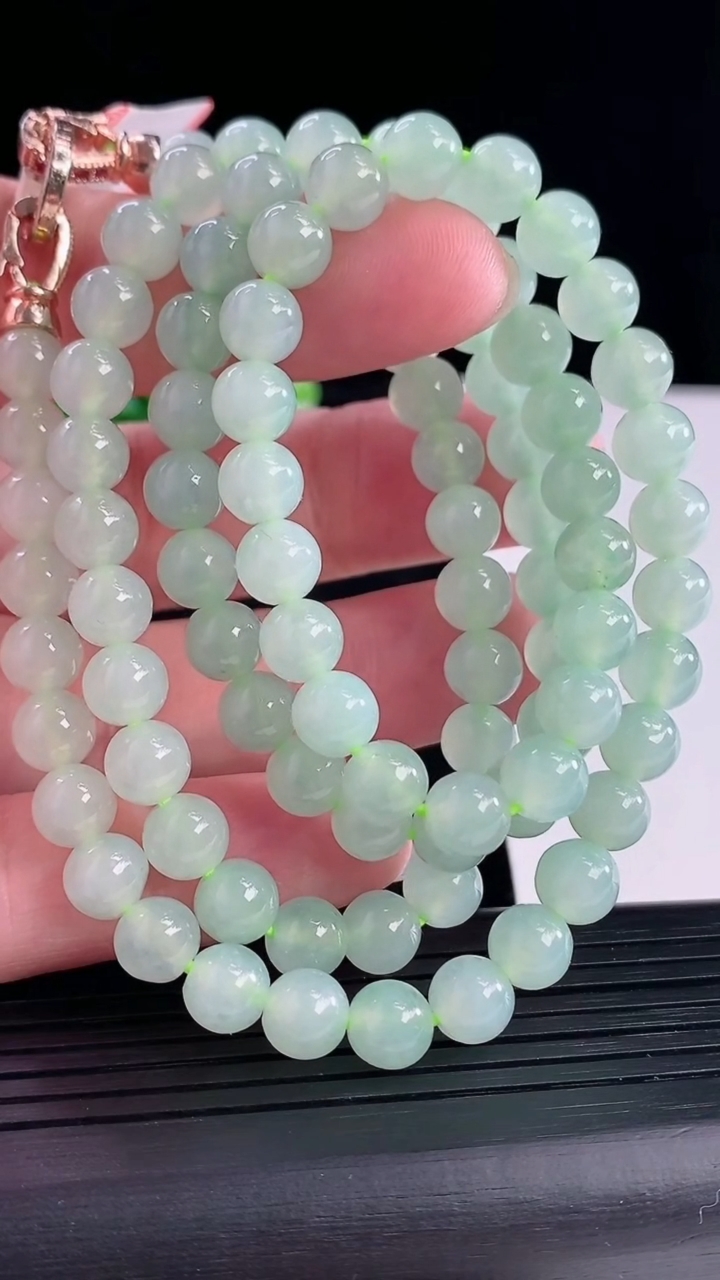天然A货翡翠圆珠项链，尺寸7-96颗重量:57.06g
5月6日