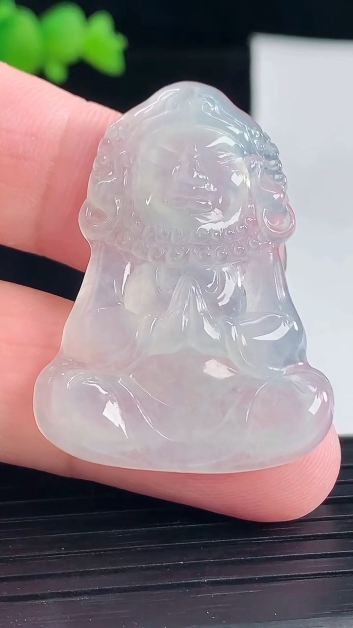 天然A货翡翠达摩祖师吊坠，尺寸40-30-5重量:8.46g
5月6日