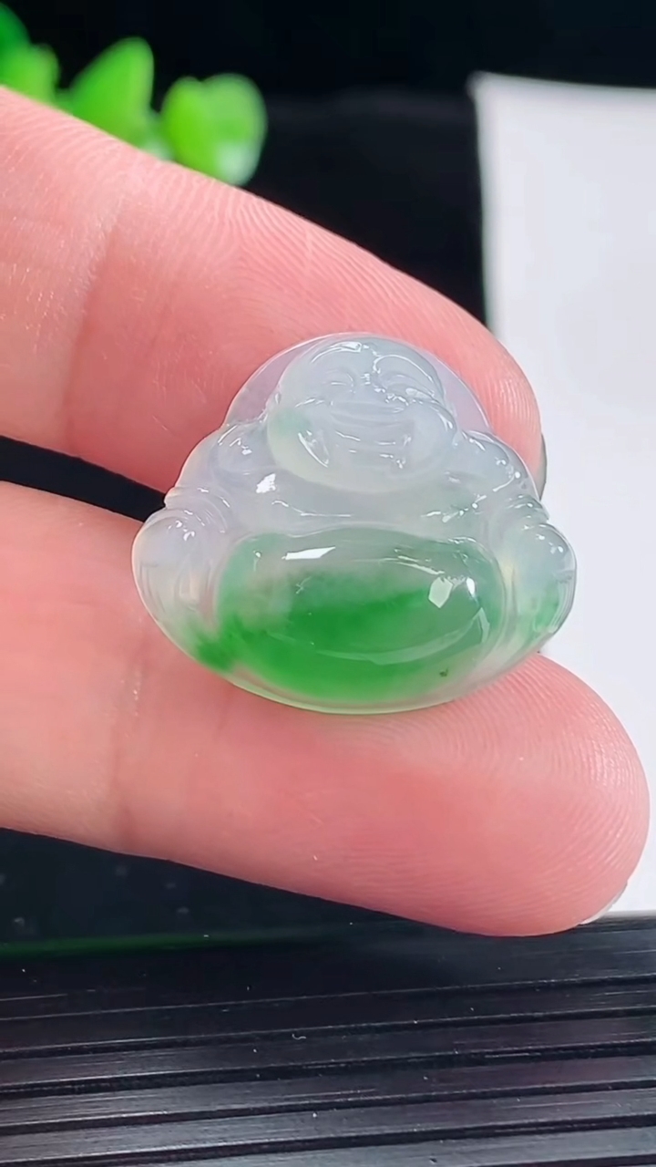 天然A货翡翠佛公吊坠，尺寸20-23.5-6.2重量:4.31g
5月6日
