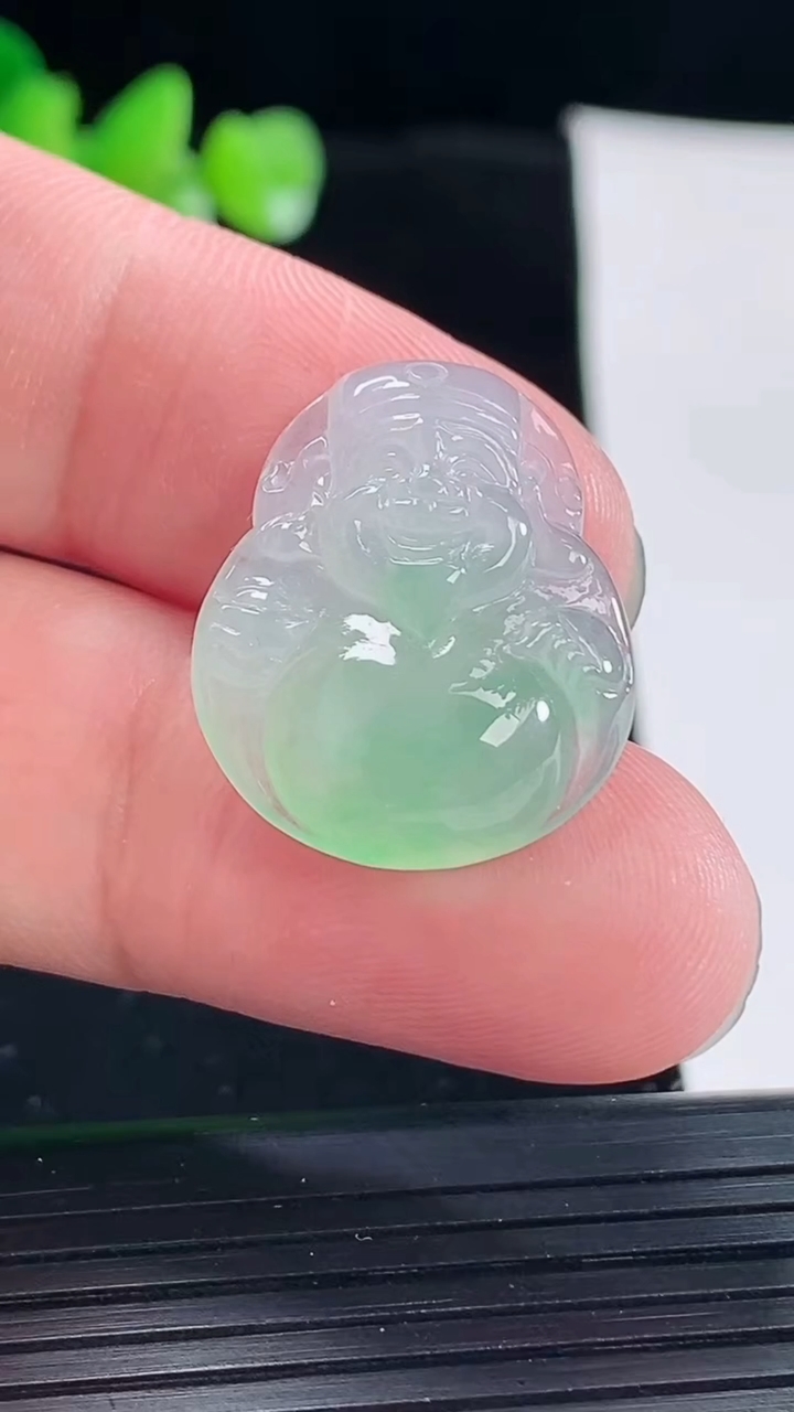 天然A货翡翠财神爷吊坠，尺寸23-19-5重量:3.90g
5月6日