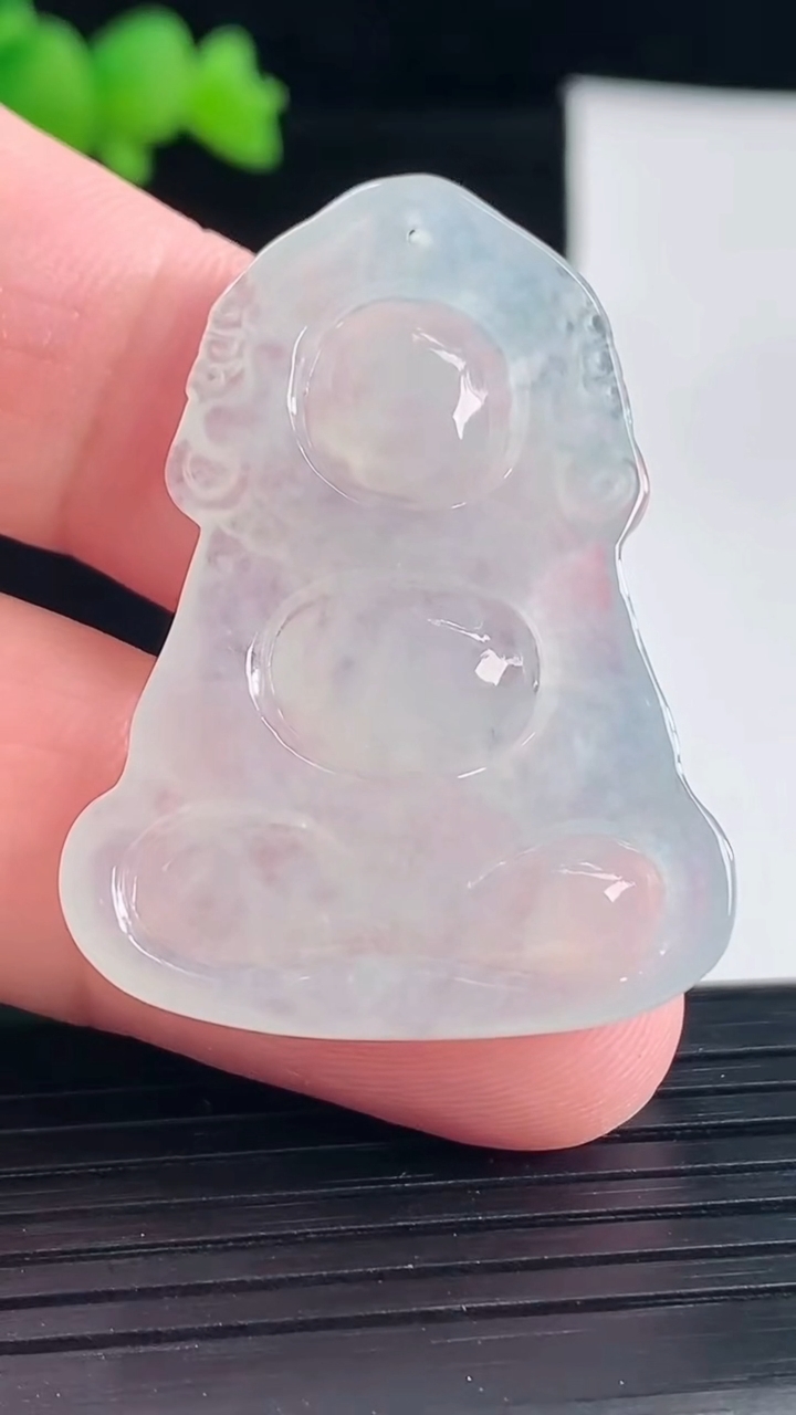 天然A货翡翠达摩祖师吊坠，尺寸40-30-5重量:8.46g
5月6日