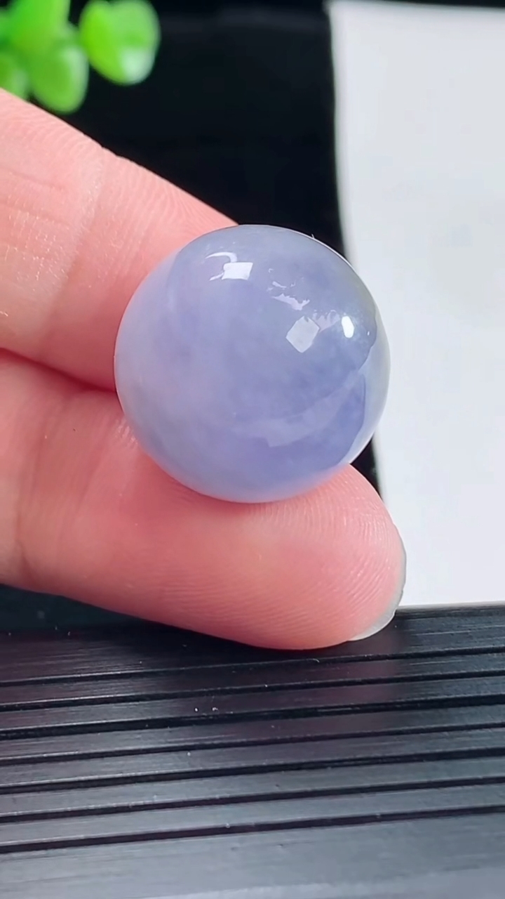 天然A货翡翠紫罗兰圆珠吊坠，尺寸19.5重量:13.00g
5月6日