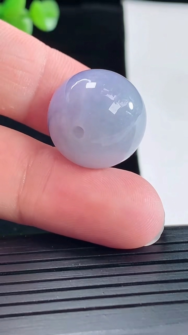 天然A货翡翠紫罗兰圆珠吊坠，尺寸19.5重量:13.00g
5月6日