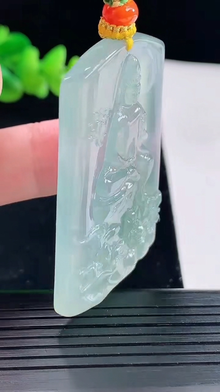 天然A货翡翠文殊菩萨吊坠，尺寸50-33-5重量:24.65g
5月6日