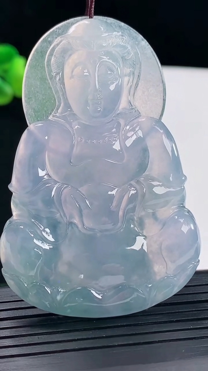 天然A货翡翠种紫罗兰正装观音吊坠，尺寸64-43-6.6重量:29.57g
5月6日