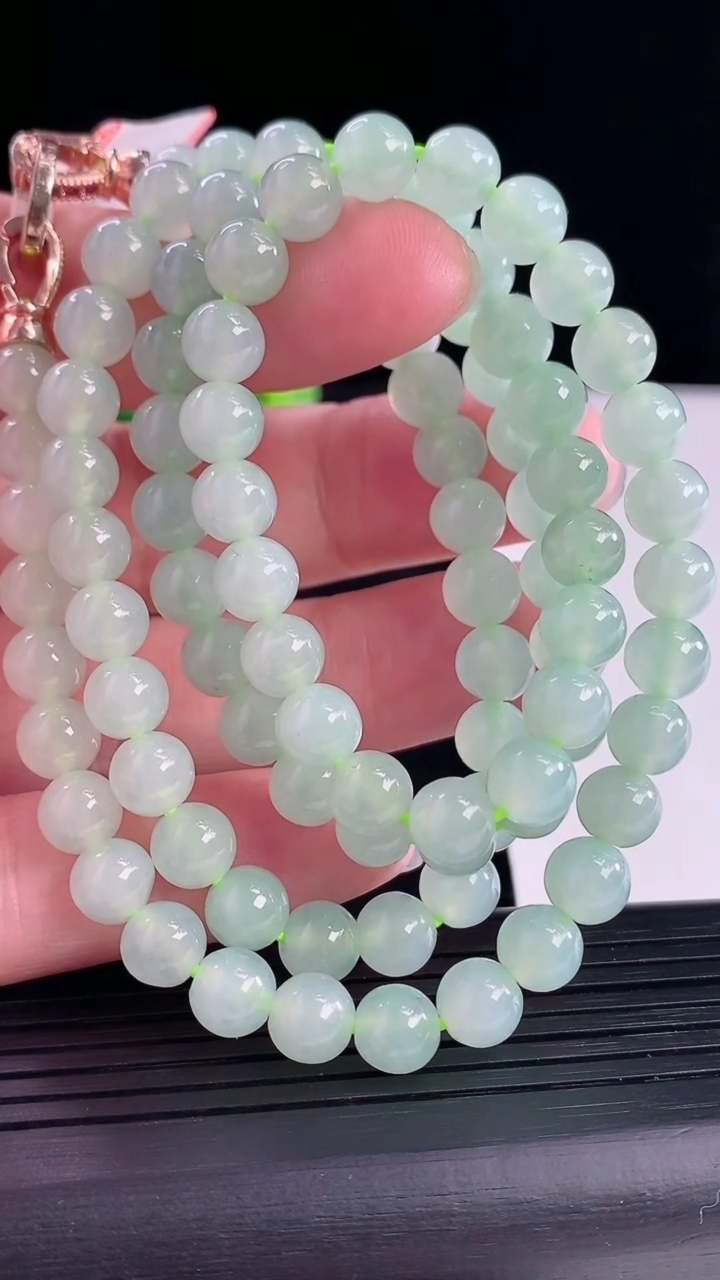 天然A货翡翠圆珠项链，尺寸7-96颗重量:57.06g
5月6日