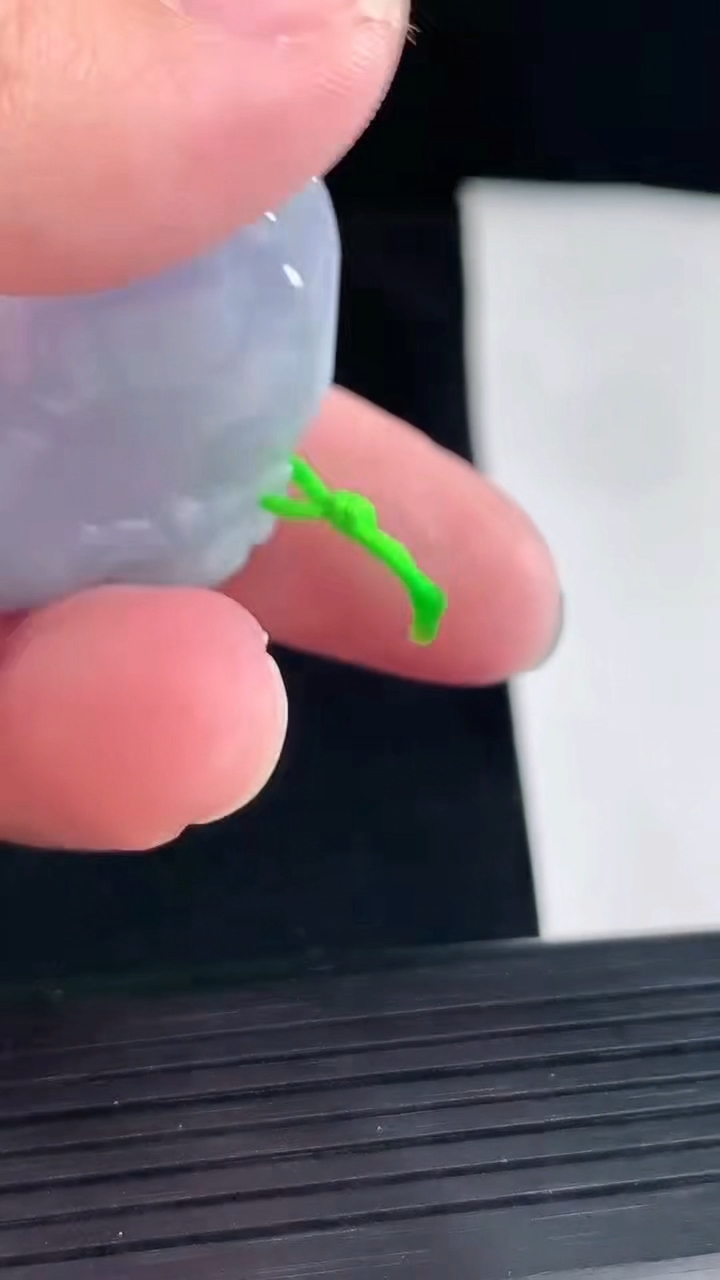 天然A货翡翠紫罗兰生肖马吊坠，尺寸40-28-12重量:23.42g
5月7日