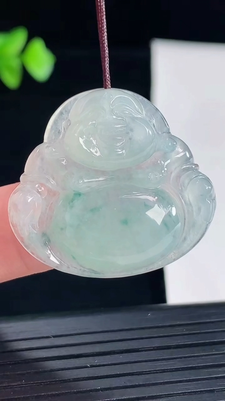 天然A货翡翠飘花佛公吊坠，尺寸29-31.6-6重量:8.13g
5月7日