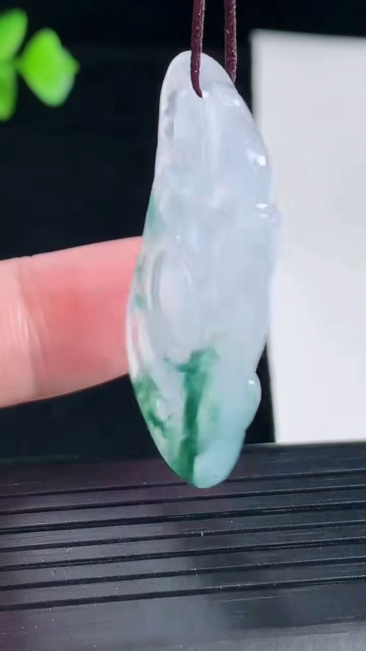 天然A货翡翠冰种飘花布袋佛吊坠，尺寸41-21-5重量:9.27g
5月7日