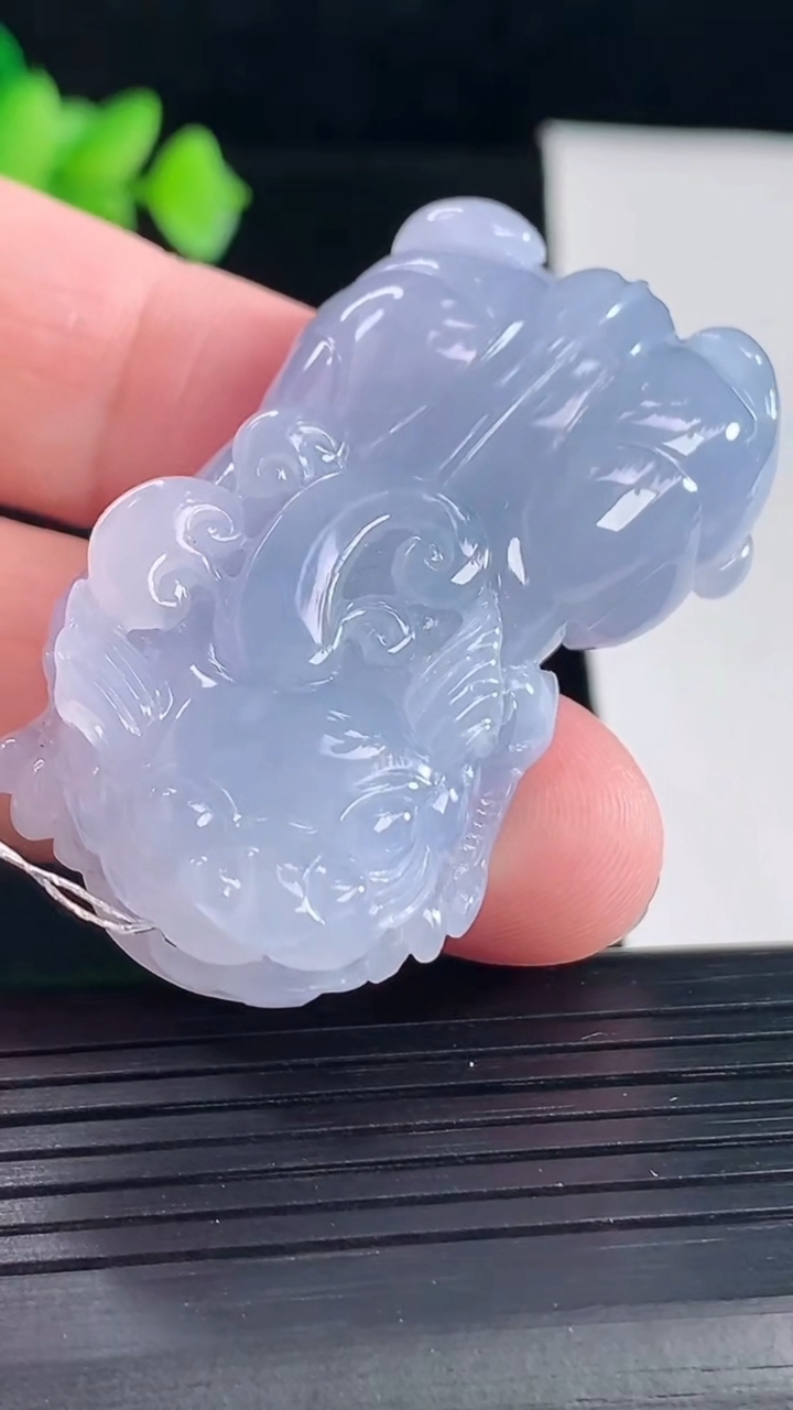天然A货翡翠紫罗兰貔貅吊坠，尺寸48.5-27-12.2重量:35.72g
5月7日
