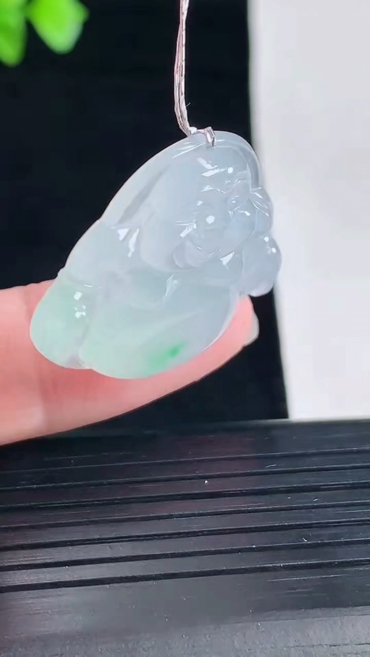 天然A货翡翠佛公吊坠，尺寸26-27.5-6重量:6.70g
5月7日