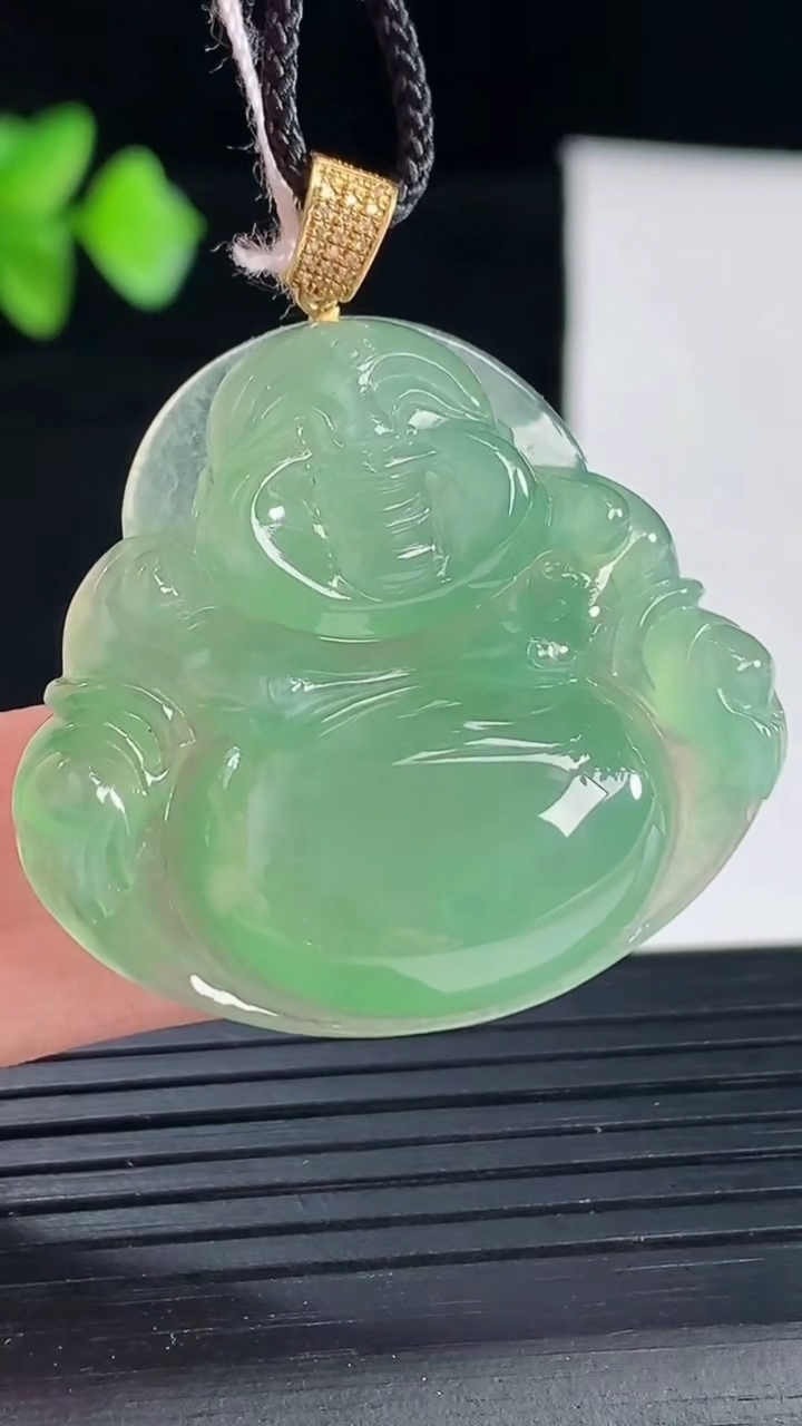 天然A货翡翠佛公吊坠，尺寸30-33.5-7重量:10.50g
5月7日