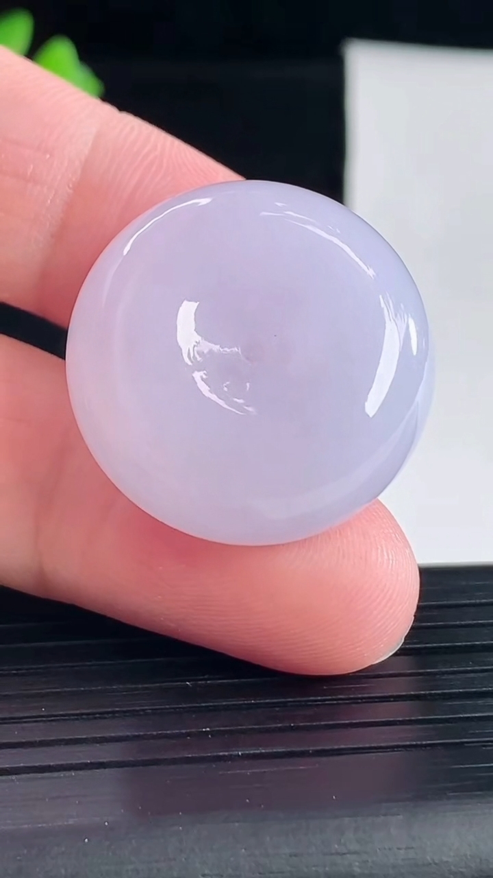 天然A货翡翠紫罗兰路路通吊坠，尺寸26.6-11.5重量:17.40g
5月7日