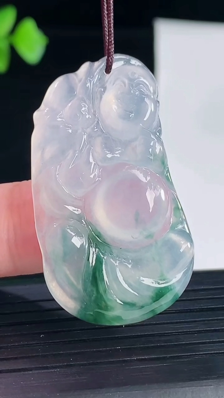 天然A货翡翠冰种飘花布袋佛吊坠，尺寸41-21-5重量:9.27g
5月7日