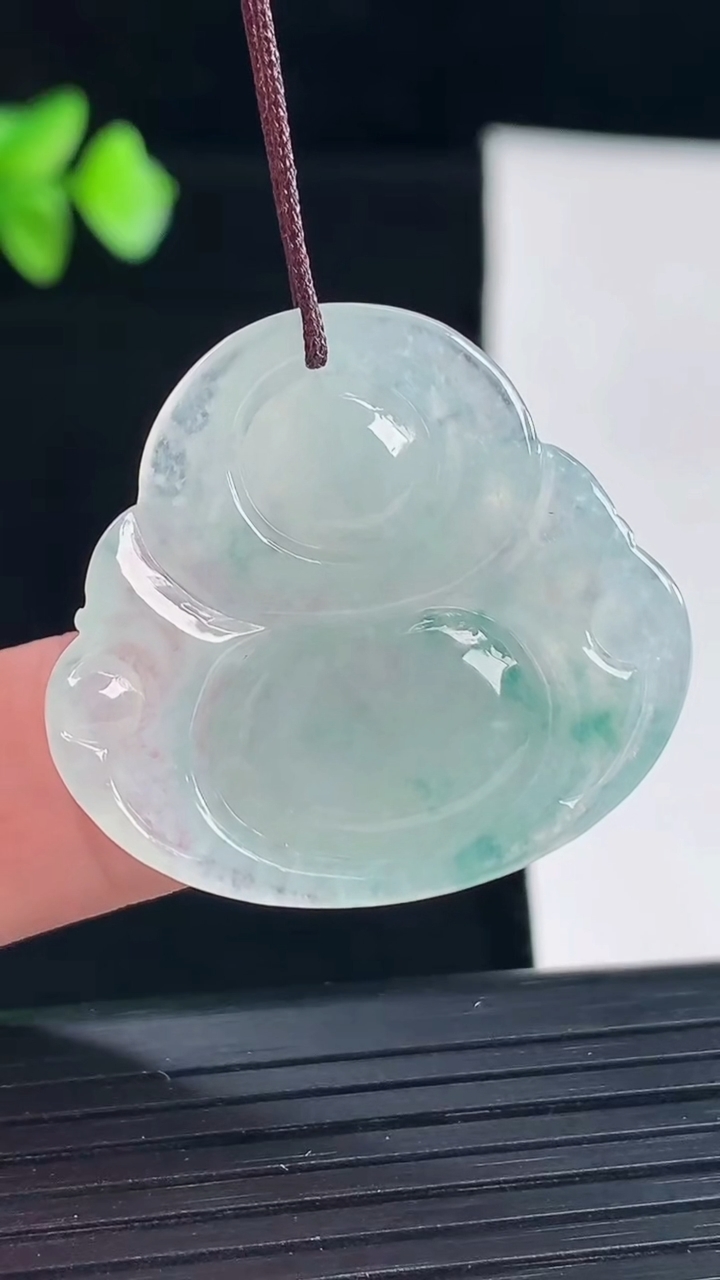 天然A货翡翠飘花佛公吊坠，尺寸29-31.6-6重量:8.13g
5月7日