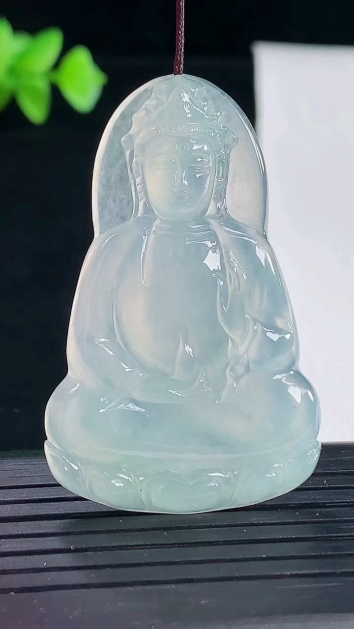天然A货翡翠素衣观音吊坠，尺寸47.5-30-5重量:12.34g
5月7日