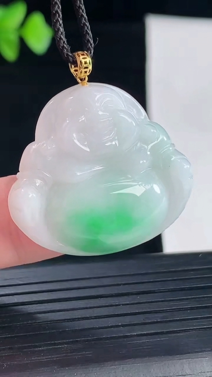 天然A货翡翠佛公吊坠，尺寸27-30.8-6重量:7.57g
5月7日
