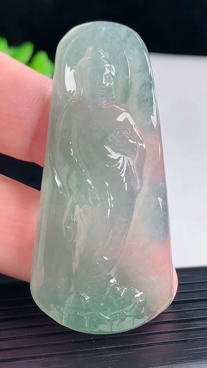 天然A货翡翠阿弥陀佛吊坠，尺寸59.5-27-5.8重量:16.65g
5月7日