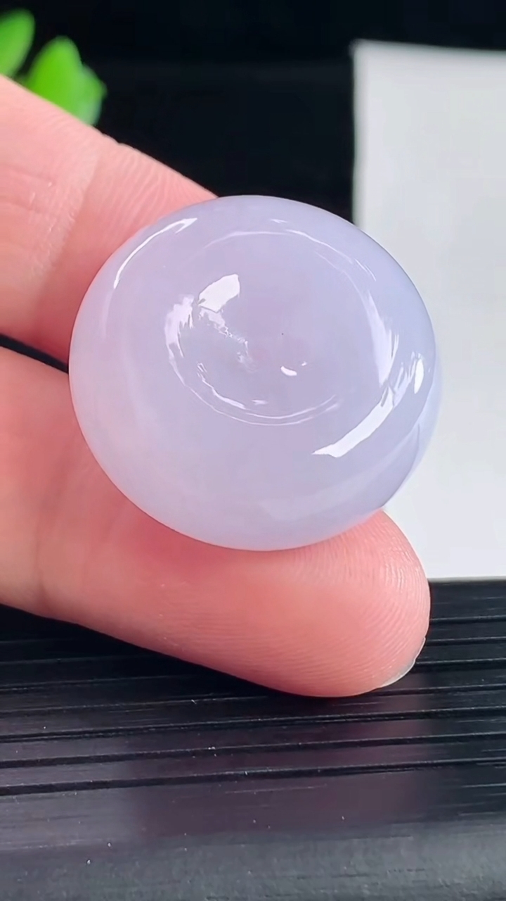 天然A货翡翠紫罗兰路路通吊坠，尺寸26.6-11.5重量:17.40g
5月7日