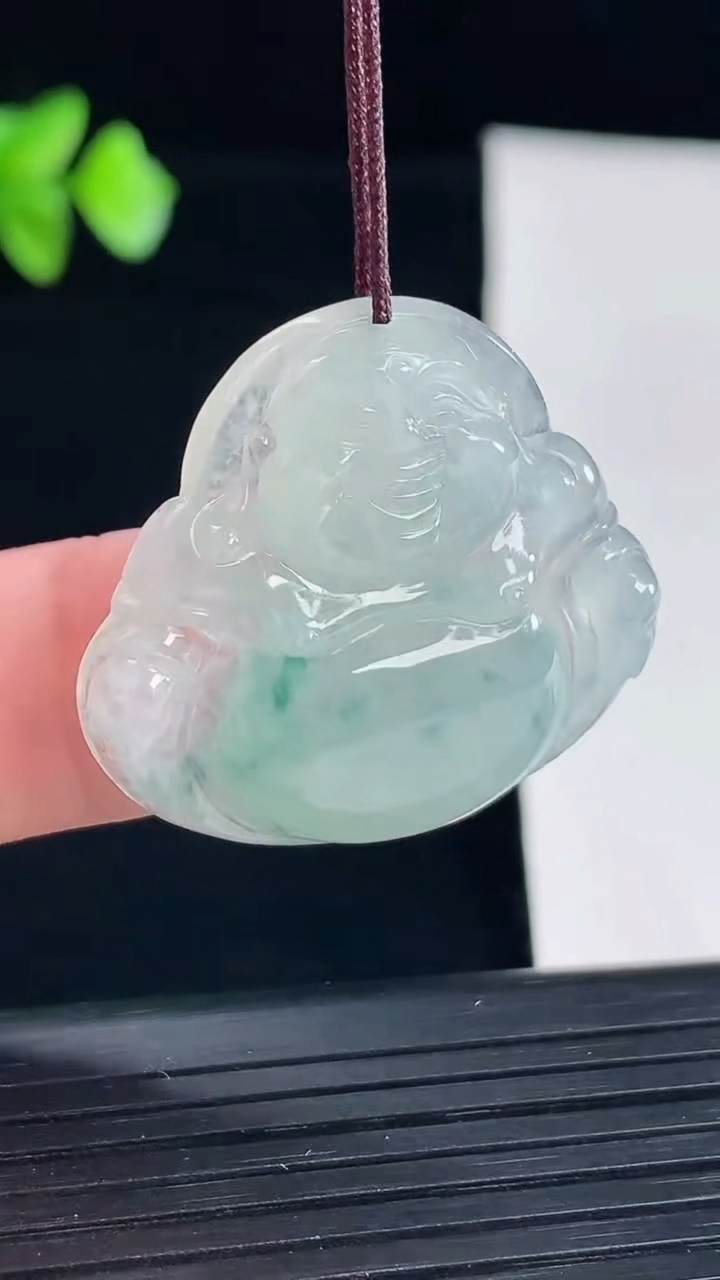 天然A货翡翠飘花佛公吊坠，尺寸29-31.6-6重量:8.13g
5月7日