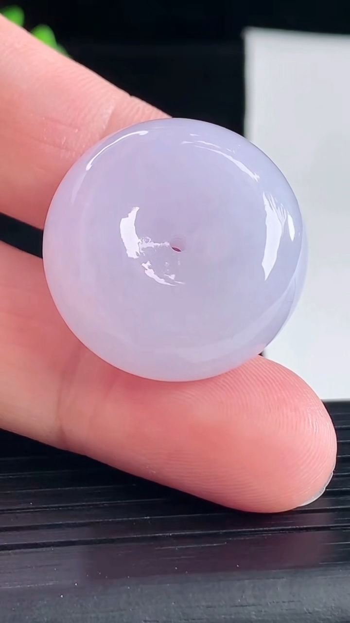 天然A货翡翠紫罗兰路路通吊坠，尺寸26.6-11.5重量:17.40g
5月7日