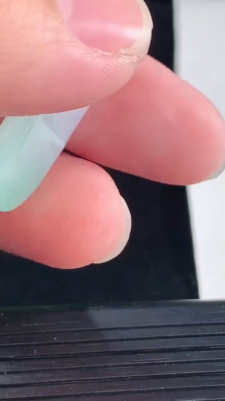 天然A货翡翠福瓜吊坠，尺寸31.6-13-5.6重量:4.75g
5月7日