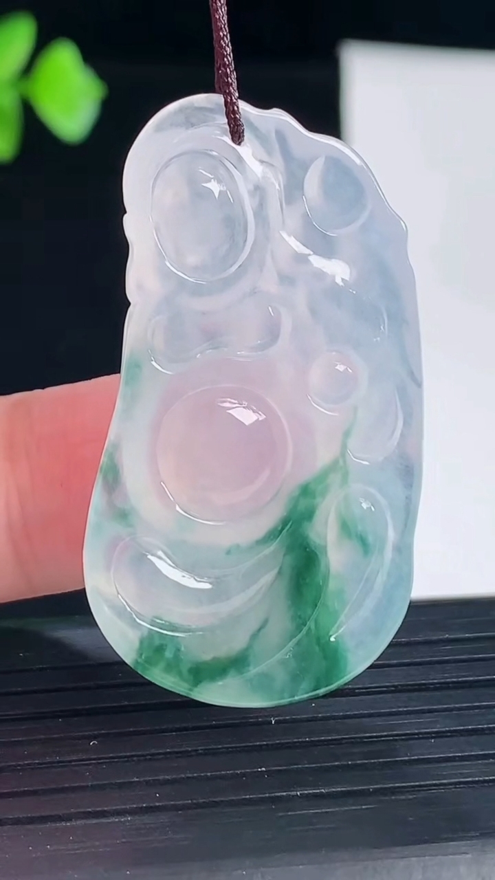 天然A货翡翠冰种飘花布袋佛吊坠，尺寸41-21-5重量:9.27g
5月7日