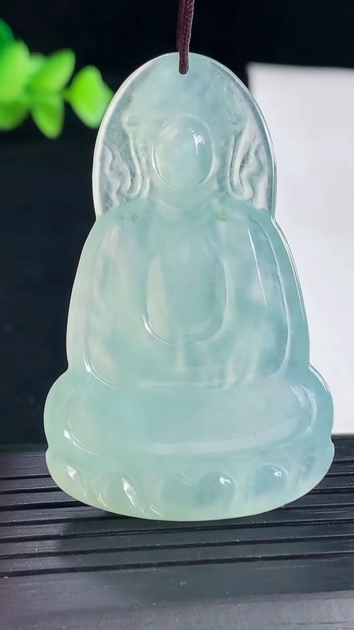 天然A货翡翠素衣观音吊坠，尺寸53.6-33-5.2重量:16.90g
5月7日
