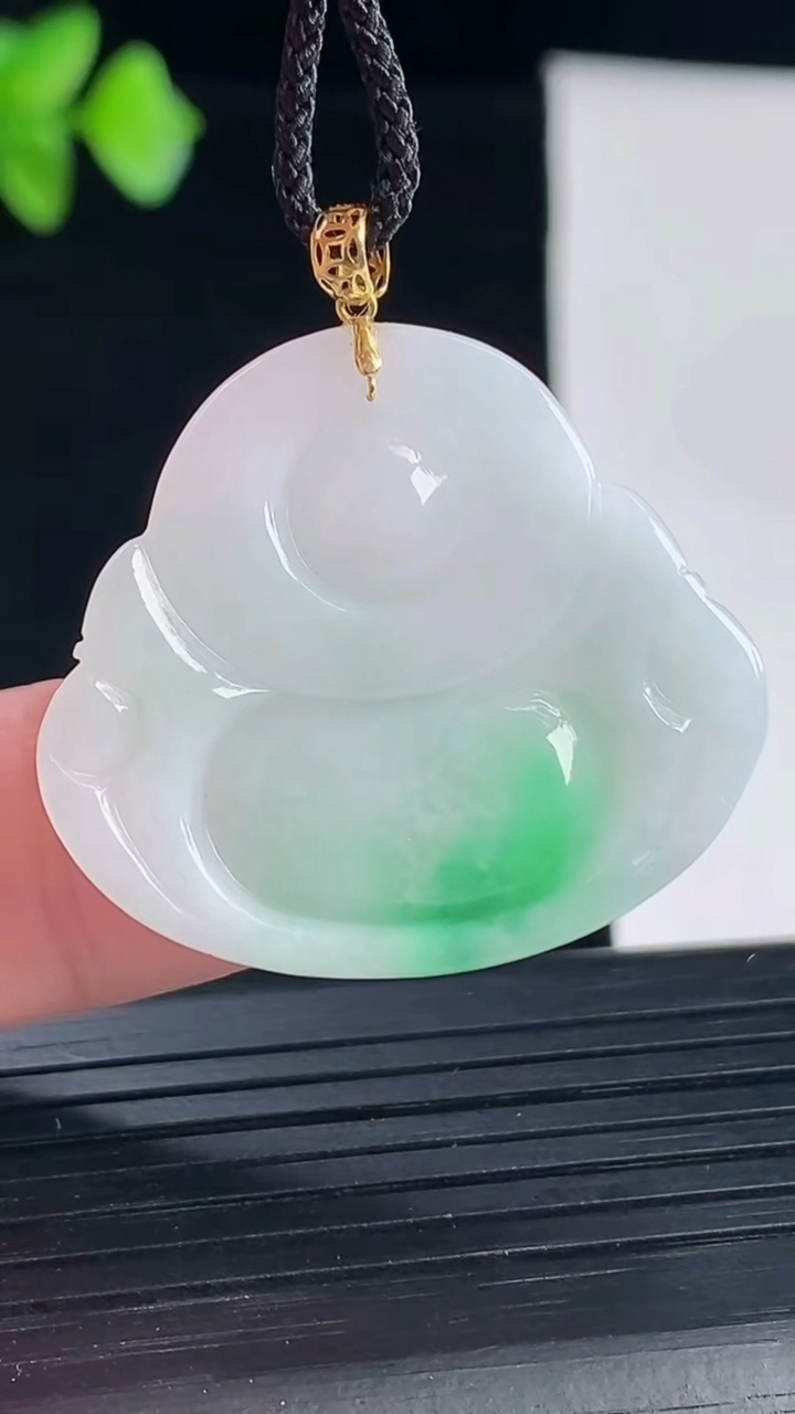 天然A货翡翠佛公吊坠，尺寸27-30.8-6重量:7.57g
5月7日