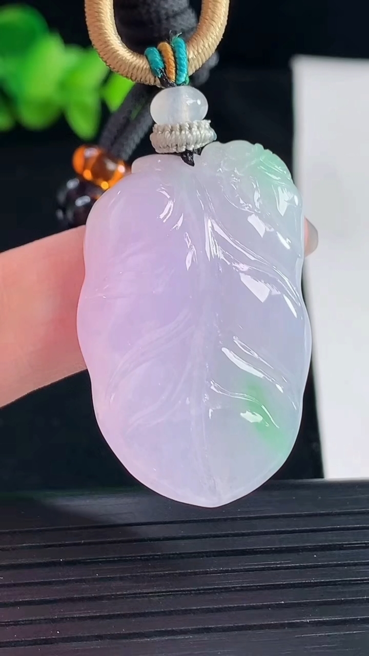 天然A货翡翠春带彩 紫罗兰金枝玉叶吊坠，尺寸35.6-24-7重量:13.28g
5月7日