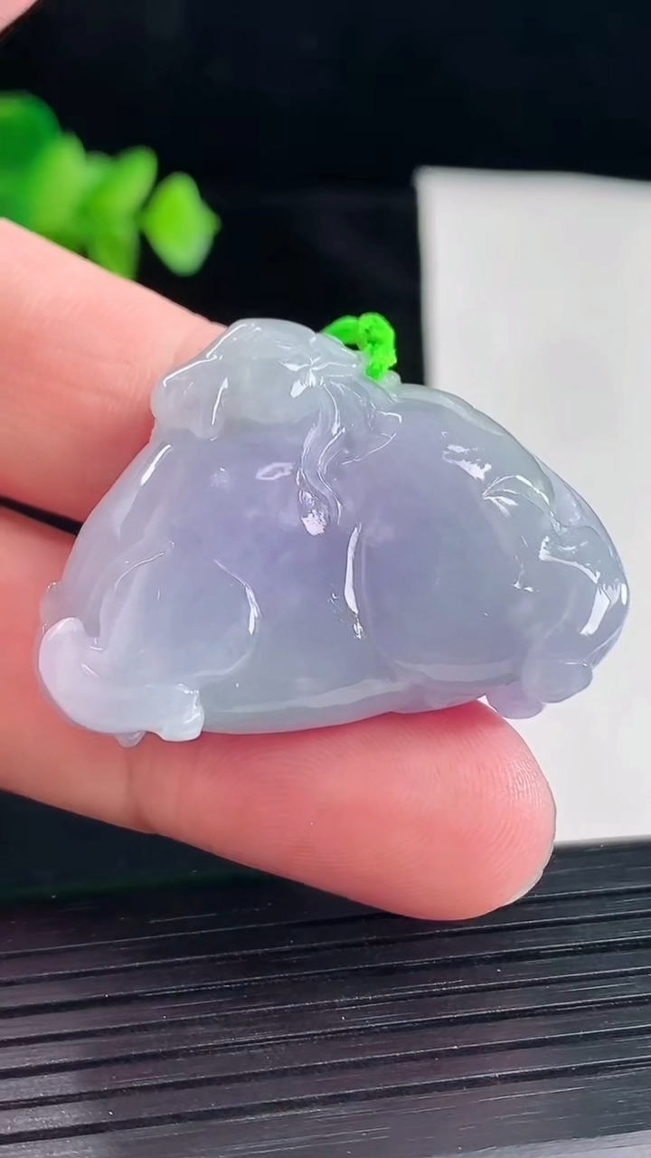 天然A货翡翠紫罗兰生肖马吊坠，尺寸40-28-12重量:23.42g
5月7日