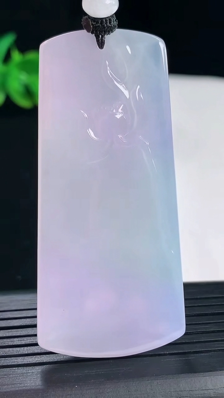 天然A货翡翠种紫罗兰观音菩萨吊坠，尺寸64.6-30-8重量:32.29g
5月7日