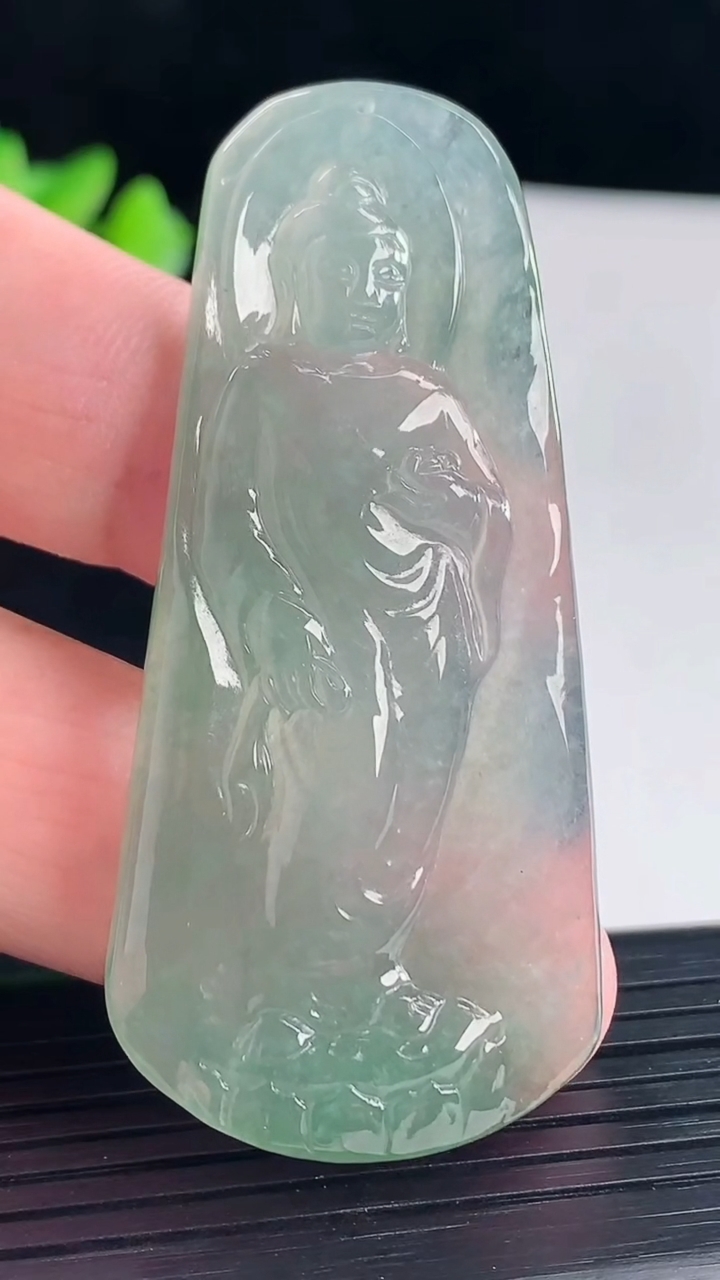 天然A货翡翠阿弥陀佛吊坠，尺寸59.5-27-5.8重量:16.65g
5月7日