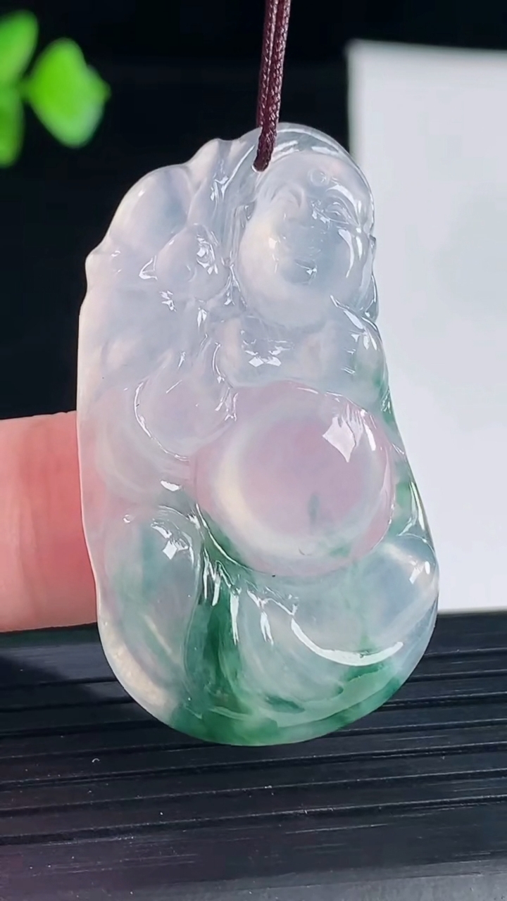 天然A货翡翠冰种飘花布袋佛吊坠，尺寸41-21-5重量:9.27g
5月7日