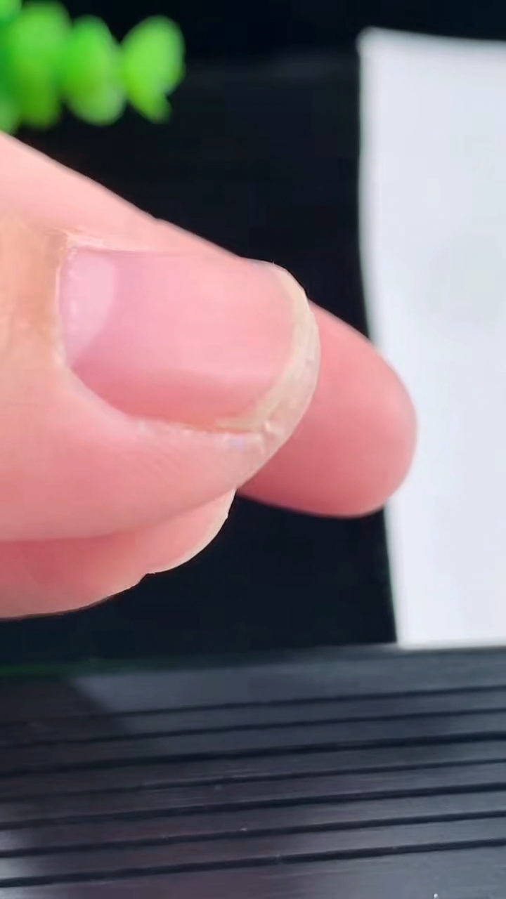 天然A货翡翠佛公吊坠，尺寸20-23-6重量:3.88g
5月8日
