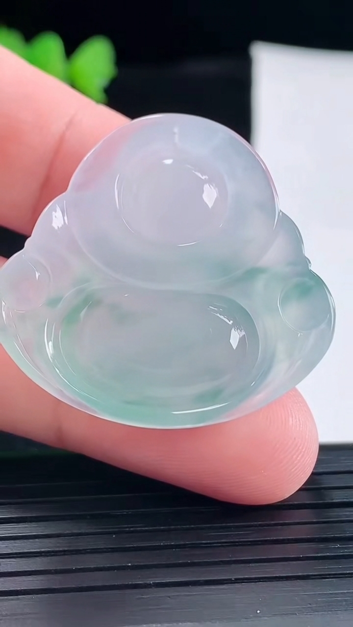天然A货翡翠种飘花佛公吊坠，尺寸33-35.2-7.2重量:12.65g
5月8日