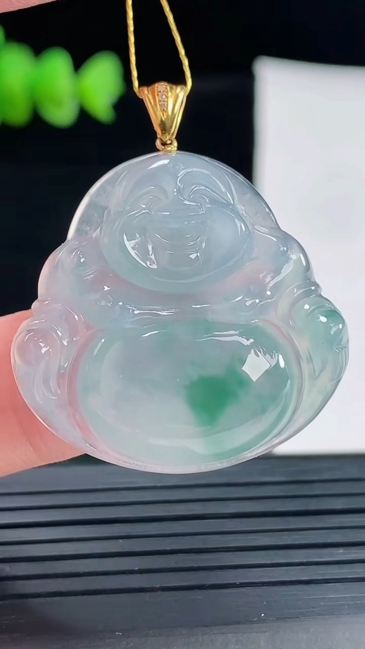 天然A货翡翠种飘花佛公吊坠，尺寸30-31-6重量:8.42g
5月8日