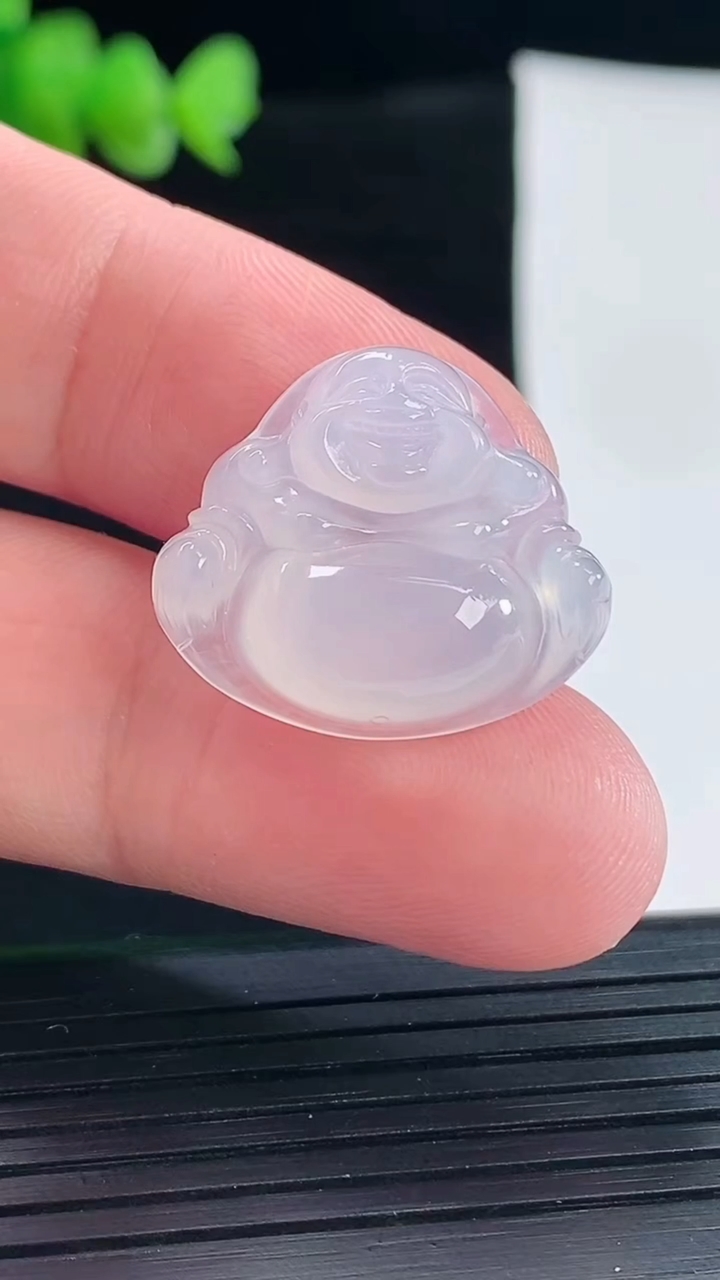 天然A货翡翠佛公吊坠，尺寸20-23-6重量:3.88g
5月8日