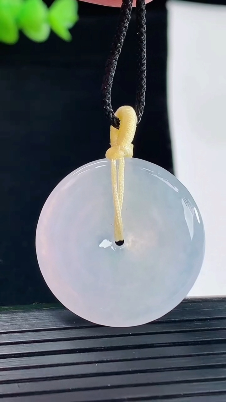 天然A货翡翠紫罗兰平安扣吊坠，尺寸28-5重量:8.23g
5月8日