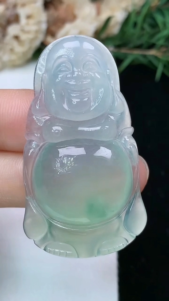 天然A货翡翠布袋佛吊坠，尺寸44.6-25-7.4，重量:12.00g
5月9日