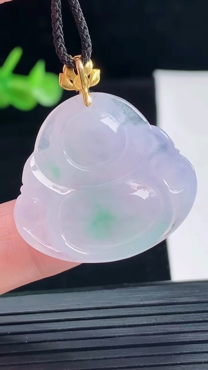 天然A货翡翠佛公吊坠，尺寸26-30.6-5.5重量:7.77g
5月9日