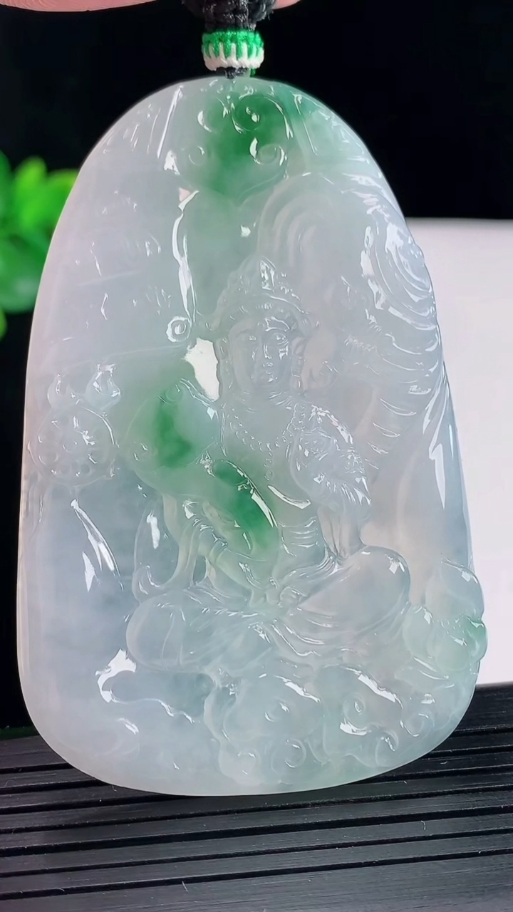 天然A货翡翠普贤菩萨吊坠，尺寸70.8-45.6-5重量:41.84g
5月9日